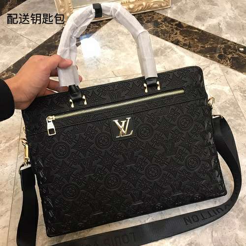 Picture of LV Mens Bags _SKUfw97613746fw